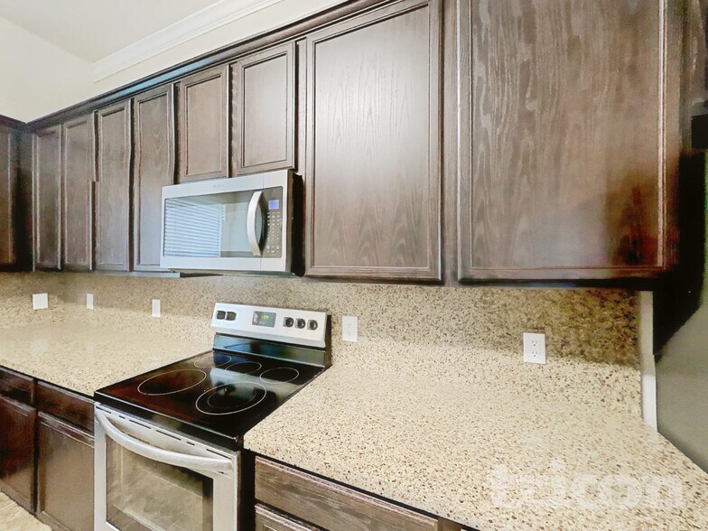 Building Photo - 1237 Chase Ln