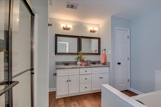 Building Photo - 1316 Maple Leaf Ct