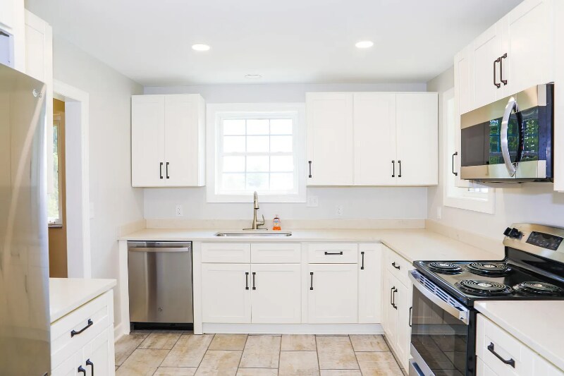 Building Photo - 3981 Willow Creek Dr