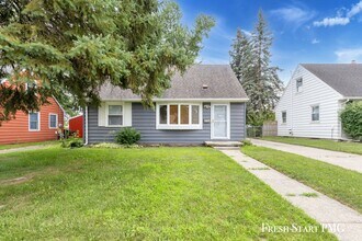 Building Photo - Updated 3 Bedroom Home