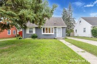 Building Photo - Updated 3 Bedroom Home