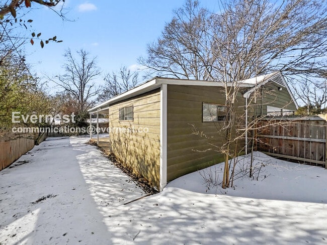 Building Photo - 3484 Naylor Dr