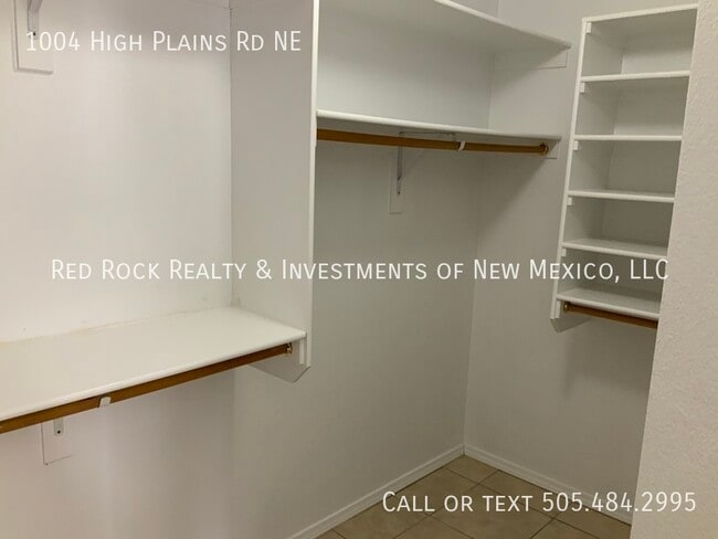 Building Photo - 1004 High Plains Rd