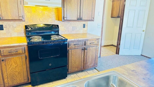 Building Photo - 4816 S Fairmont Ave