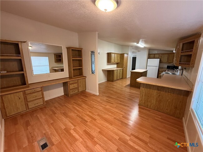 Building Photo - 1808 McIver