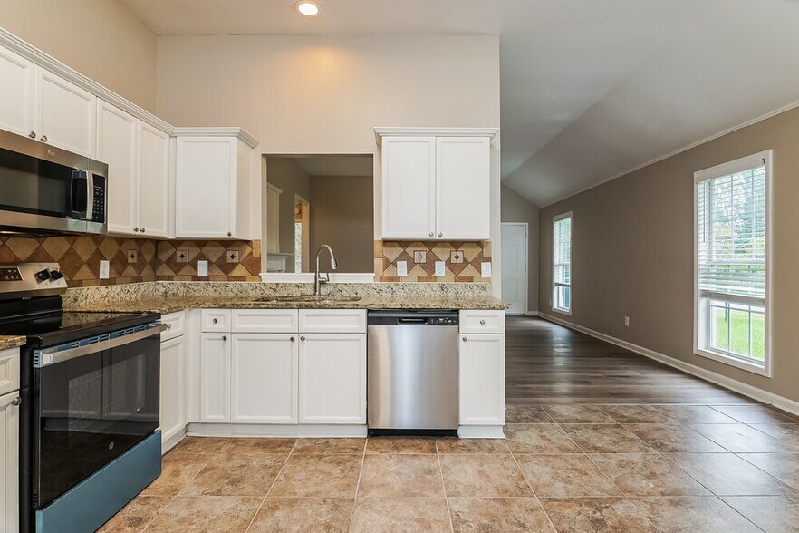 Building Photo - 1061 Village Trail