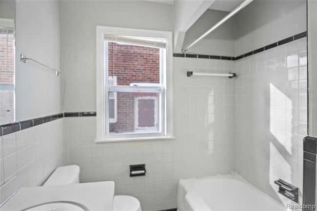 Building Photo - 14000 Nadine St