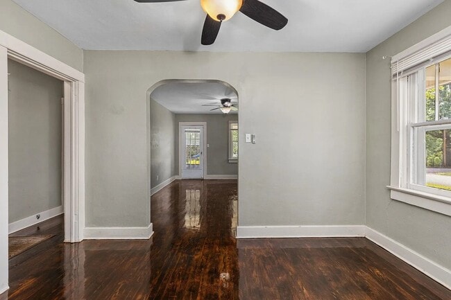 Building Photo - 202 Seymore Ave