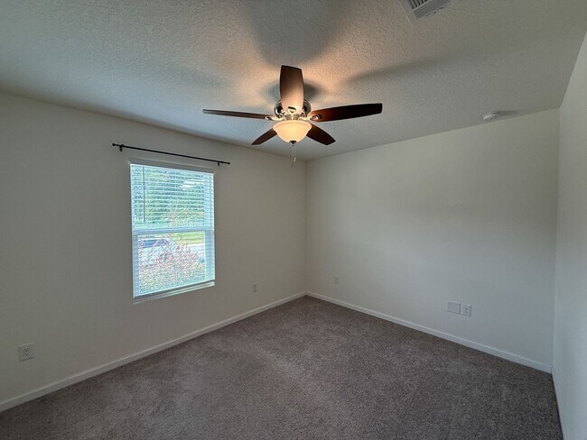 Building Photo - 3 Bedroom 2 Bath Home Located off 9 Mile R...