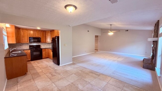 Building Photo - Beautiful Roswell 3 Bedroom-2 Bathroom Ranch, Minutes from 400, Available NOW!