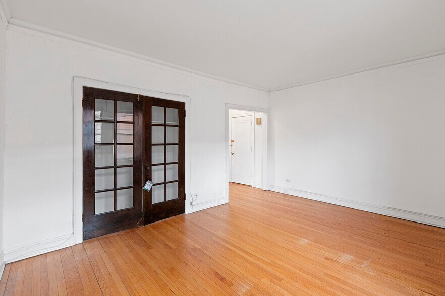 Building Photo - 4505 N Greenview Ave