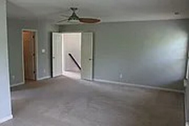 Building Photo - 8580 Cassia Dr