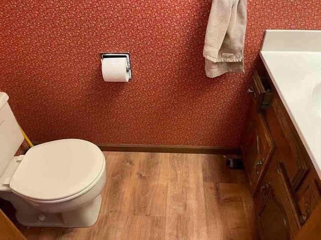 Building Photo - 7620 Westchester Dr