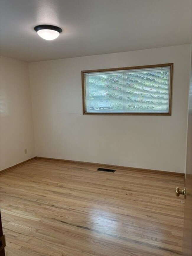 Building Photo - |NEW| ~ Charming Cedar Hills Ranch – Great Location! ~ Accepting Applications April 26 @ 5AM!