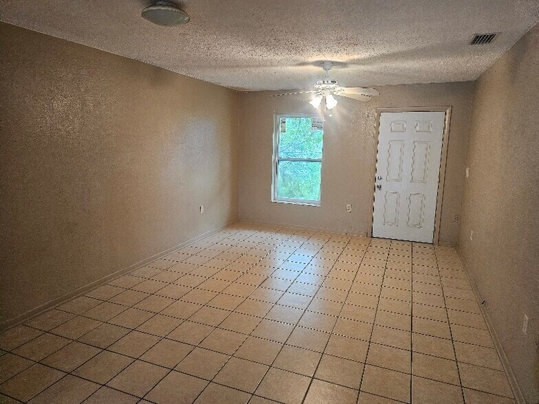 Building Photo - 1479 N Melrose Dr