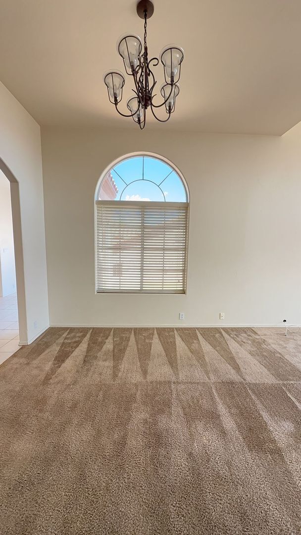 Building Photo - 10110 N Bighorn Butte Dr