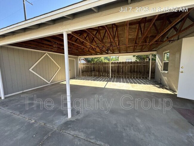 Building Photo - 710 E Tulare Ave