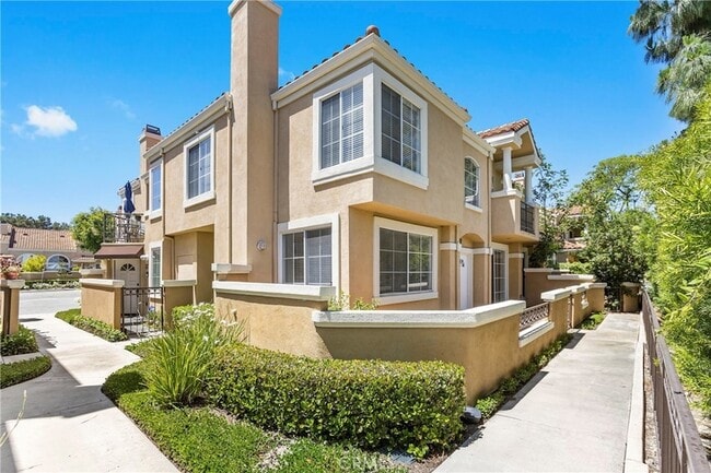 Building Photo - 10 Bravo Ln