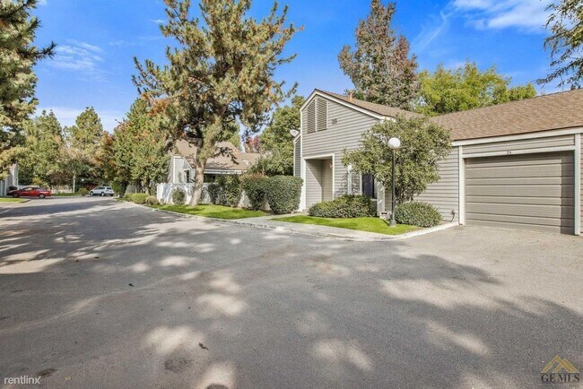 Building Photo - 1 br, 1 bath Condo - 8000 Kroll Way Apt 25
