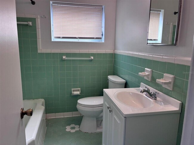 Building Photo - 2515 Formosa Ave