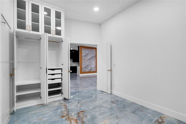 Building Photo - 758 Lake Wellington Dr