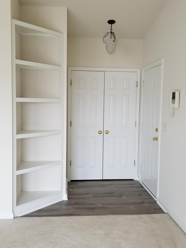 Building Photo - 6112 Hedgecock Cir