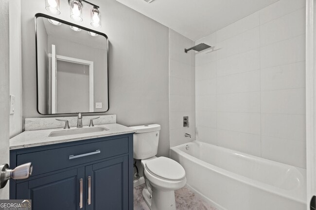 Building Photo - 53 Lucia Dr SE