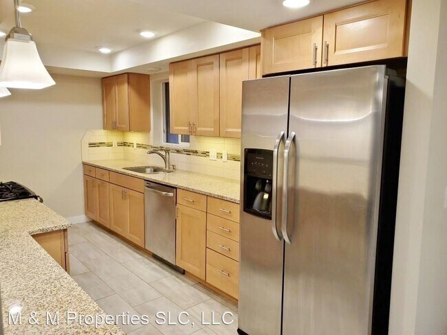 Building Photo - 4 br, 3 bath House - 2312 E Catalina Dr