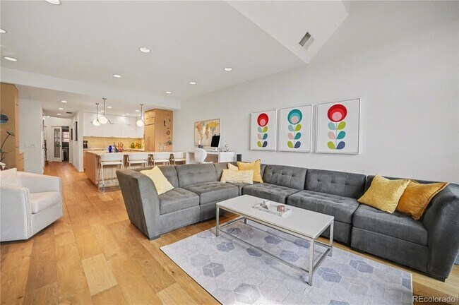 Building Photo - 1512 Larimer St