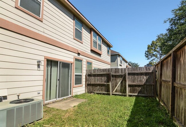 Building Photo - 8123 Barnes Ridge Ln