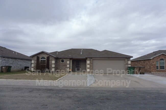 Building Photo - 1217 Elmo Ln