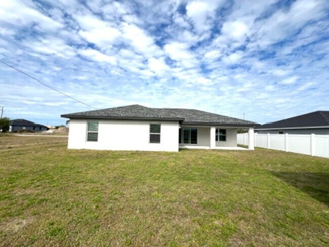 Building Photo - For Rent: Beautiful 3-Bedroom, 2-Bathroom ...