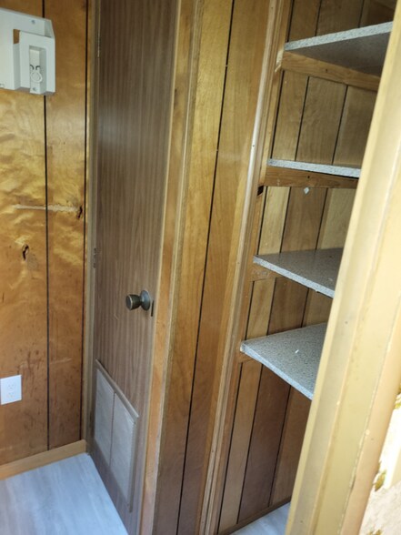 Building Photo - 12 Breton Ln