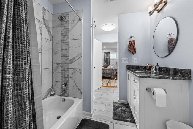 Building Photo - 100 Bayou Point