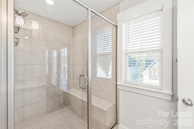 Building Photo - 554 Amalfi Dr