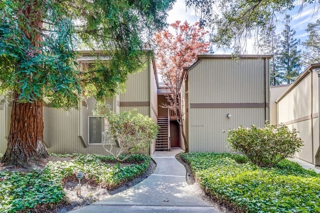 Building Photo - 505 Cypress Point Dr