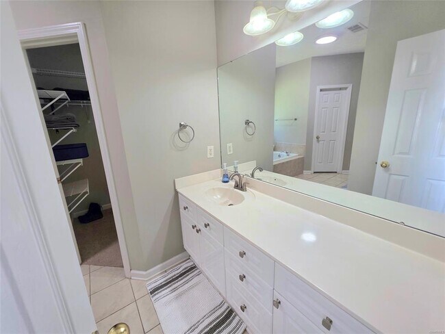 Building Photo - 607 Forest Trail