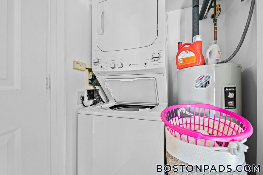 Building Photo - 175 Cottage St