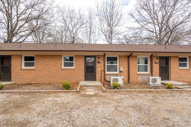 Building Photo - 745 Arbor St NE