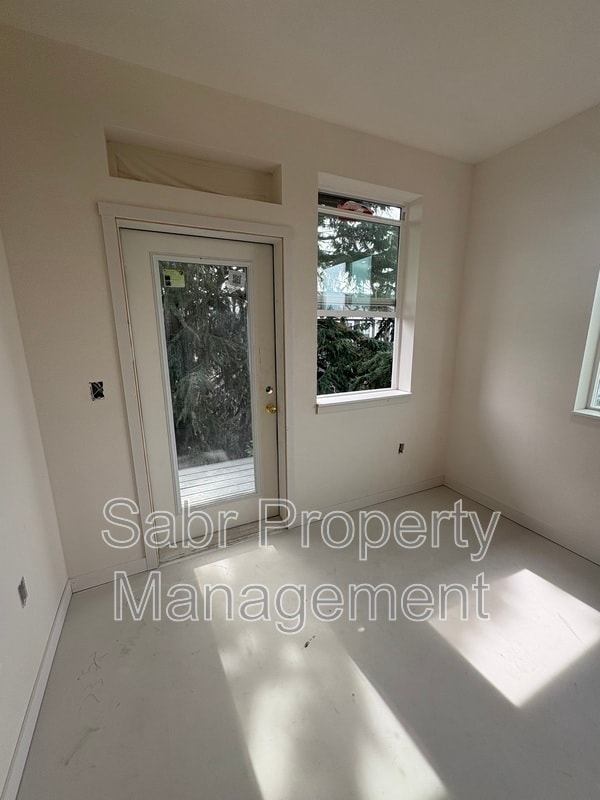 Building Photo - 1520 N Bryant St