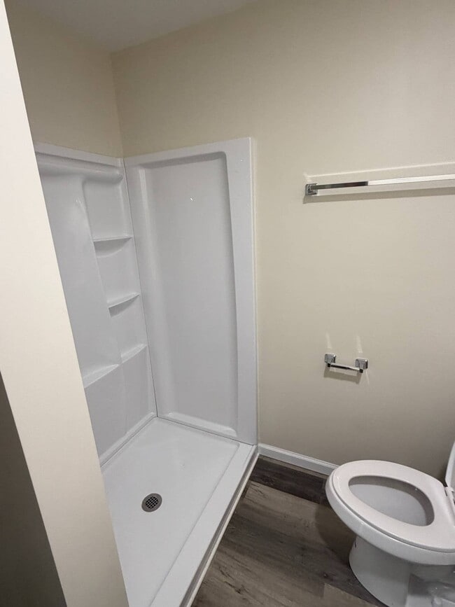 Building Photo - 551 N Lee Ave