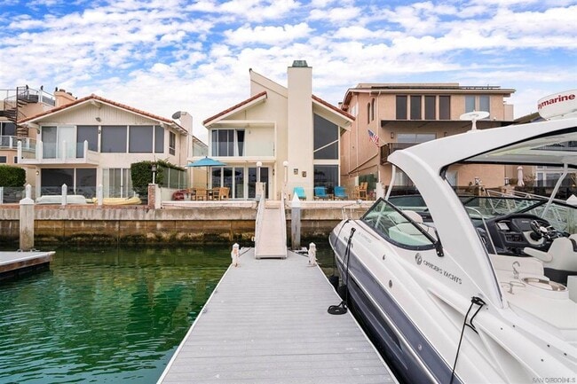 Building Photo - Large Custom Home on the Bay with Boat Dock