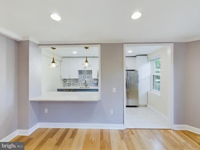 Building Photo - 3051 Idaho Ave NW