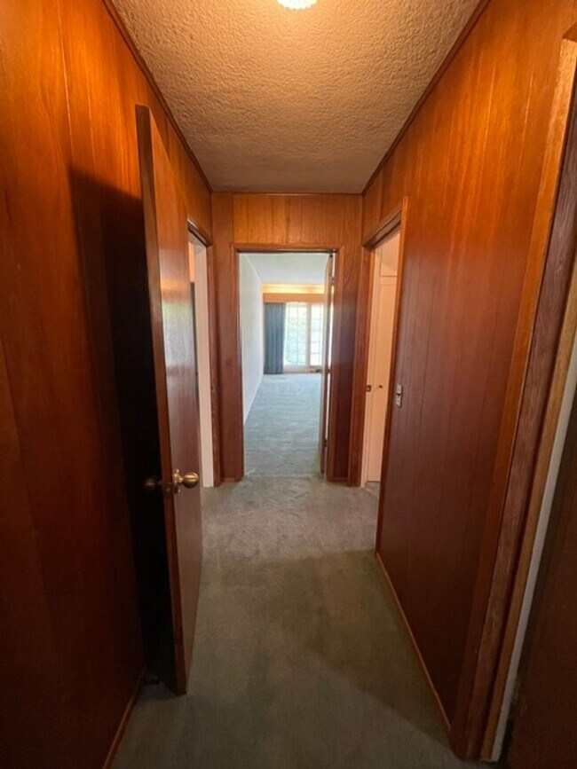 Building Photo - 3 bed 2 bath house in the Prospect Heights Neighborhood