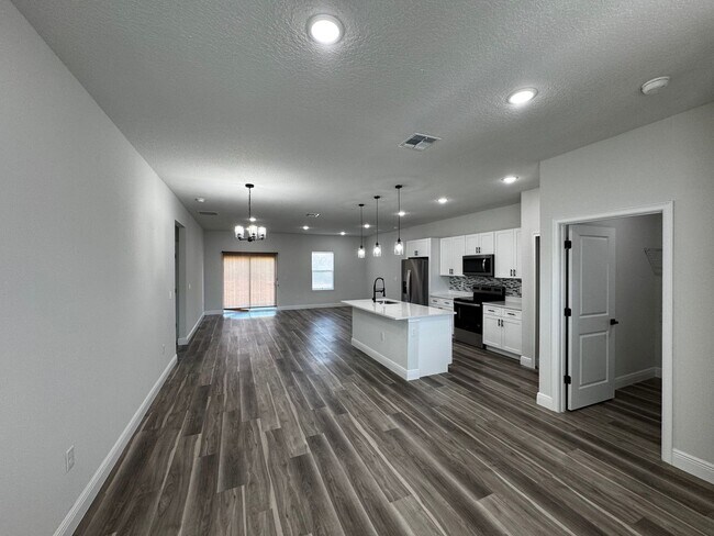 Building Photo - Newly Built 4 Bedroom Home for Rent – Prime Ocala Location