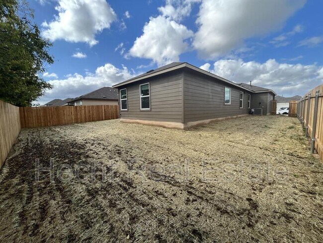 Building Photo - 283 Silver Glen Dr