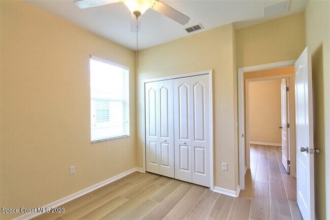 Building Photo - 5834 Trieda Dr