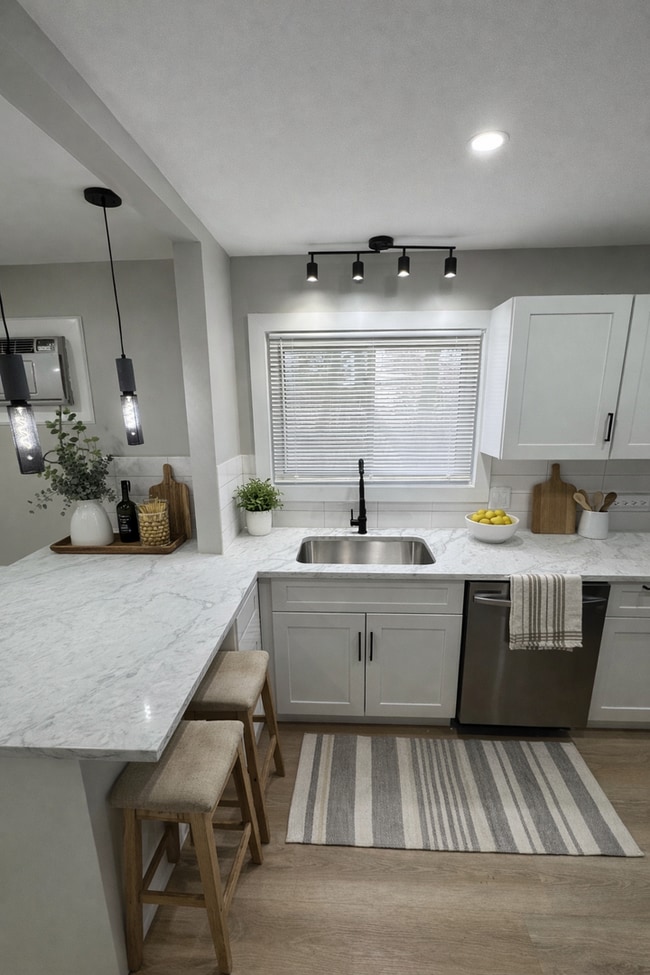 Building Photo - Z on Coolidge