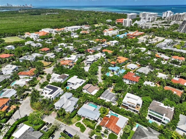 Building Photo - 255 Ridgewood Rd