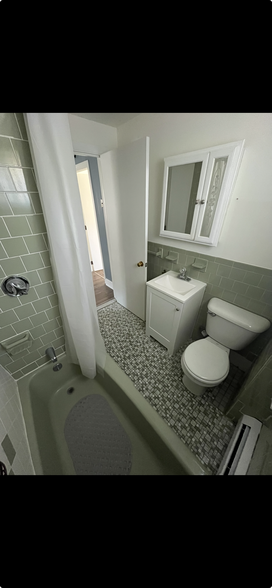 Building Photo - 19 Chestnut St